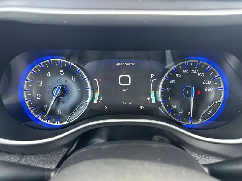 2026 Chrysler Pacifica Select, modrá, 19 km, dovoz Kanada — foto 10 z 12