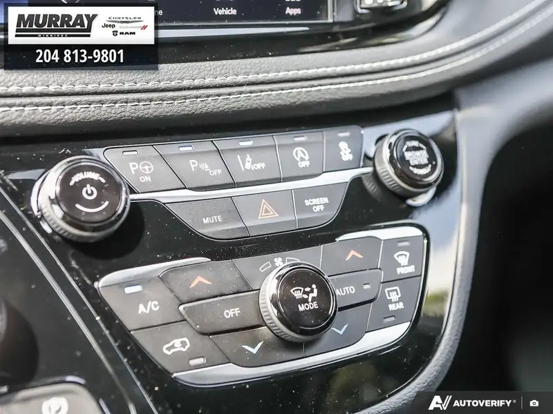 2025 Chrysler Pacifica Select FWD, bílá, 4 258 km, dovoz Kanada — foto 4 z 12
