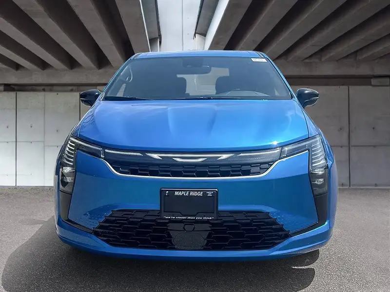2027 Chrysler Pacifica Select, modrá, 15 km, dovoz Kanada — foto 2 z 12