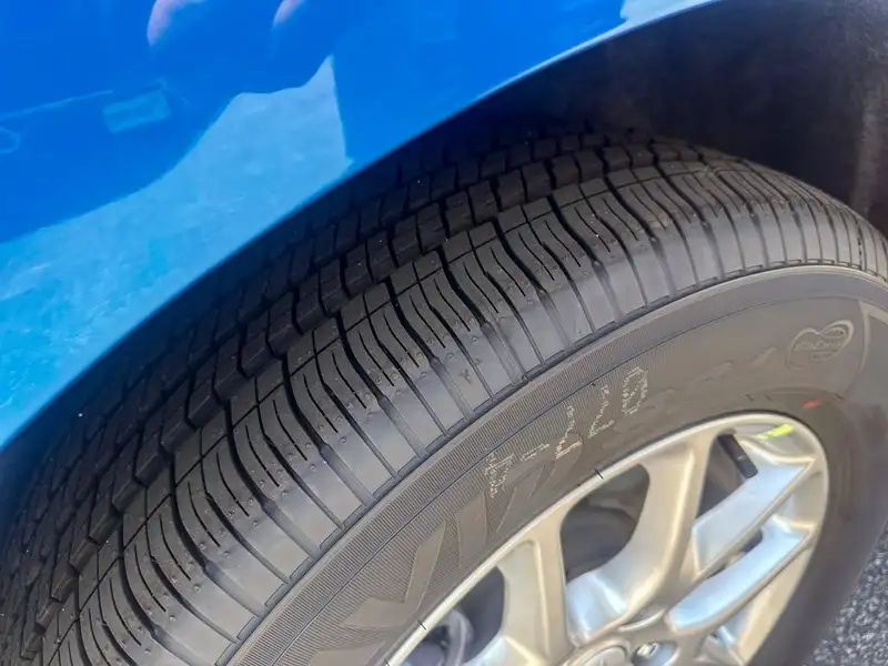 2027 Chrysler Pacifica Select, modrá, 15 km, dovoz Kanada — foto 8 z 12