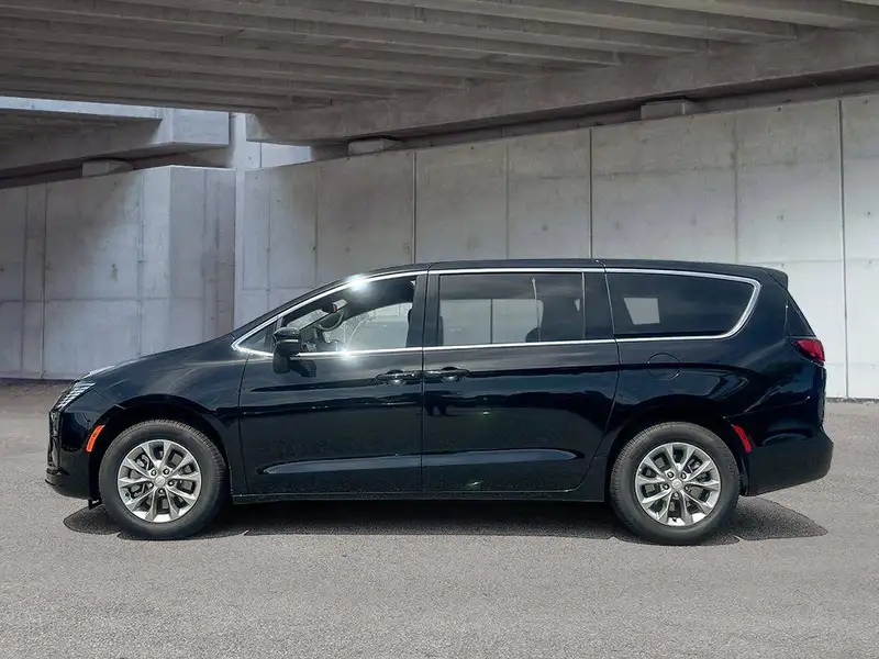 2027 Chrysler Pacifica Select, černá, 10 km, dovoz Kanada — foto 4 z 12