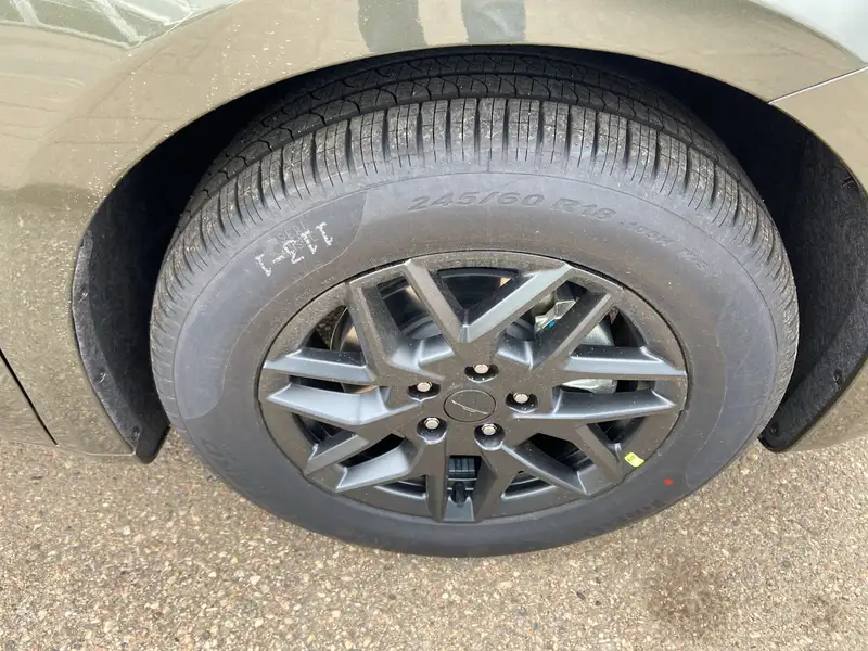 2027 Chrysler Pacifica Select, šedá, dovoz Kanada — foto 4 z 12