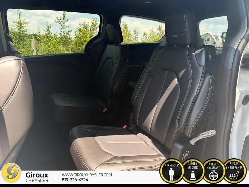 2027 Chrysler Pacifica Sélect, bílá, 0 km, dovoz Kanada — foto 11 z 12