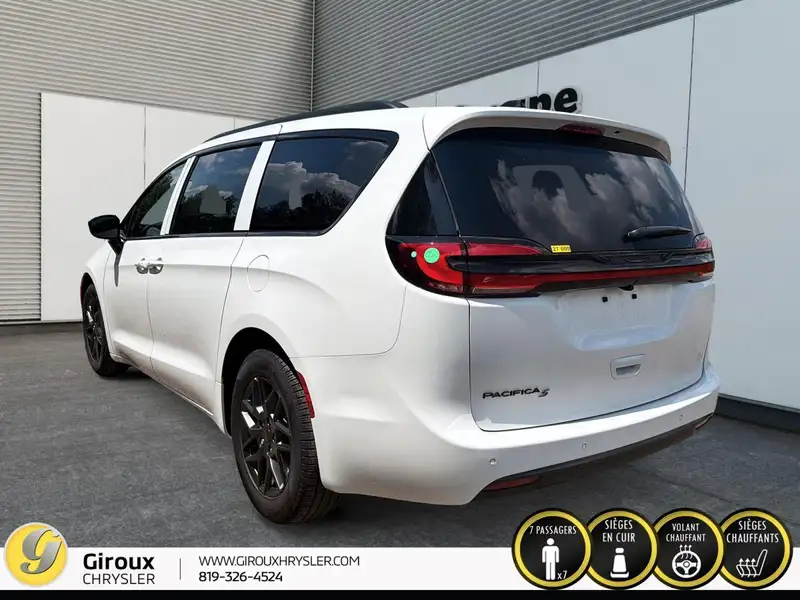 2027 Chrysler Pacifica Sélect, bílá, 0 km, dovoz Kanada — foto 8 z 12