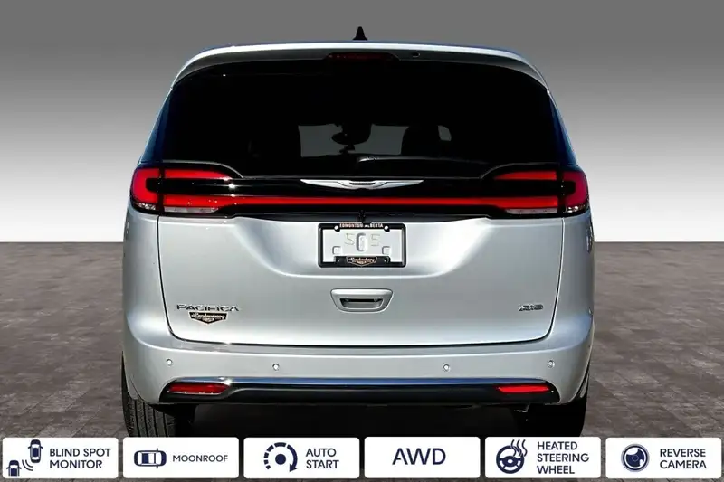 2026 Chrysler Pacifica Select, stříbrná, 0 km, dovoz Kanada — foto 4 z 12