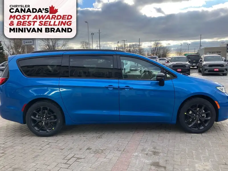 2026 Chrysler Pacifica Select, modrá, 35 km, dovoz Kanada — foto 5 z 12