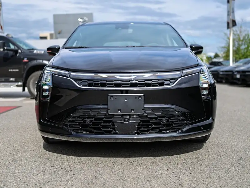 2027 Chrysler Pacifica Select, černá, 15 km, dovoz Kanada — foto 2 z 12