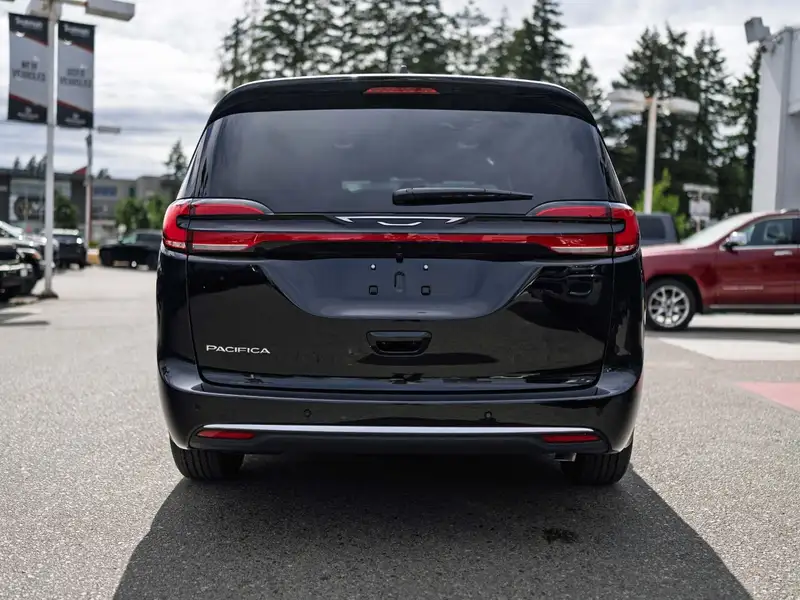 2027 Chrysler Pacifica Select, černá, 15 km, dovoz Kanada — foto 5 z 12