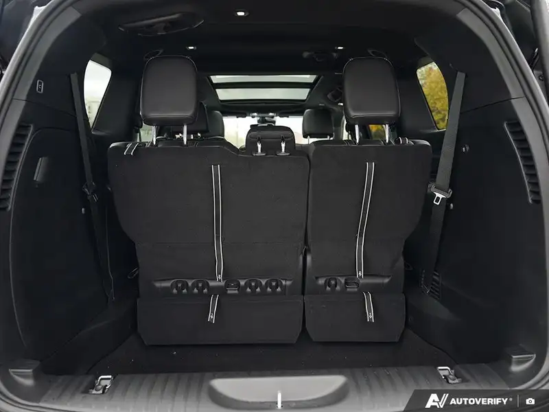 2026 Chrysler Pacifica Select, černá, 0 km, dovoz Kanada — foto 11 z 12