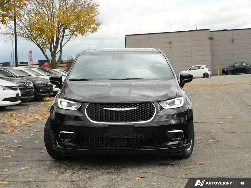 2026 Chrysler Pacifica Select, černá, 0 km, dovoz Kanada — foto 2 z 12