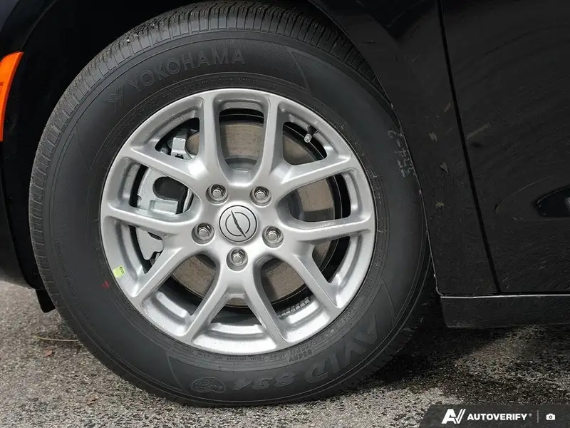 2026 Chrysler Pacifica Select, černá, 0 km, dovoz Kanada — foto 6 z 12