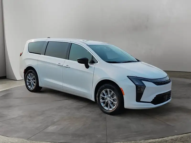 2027 Chrysler Pacifica Select, bílá, dovoz Kanada — foto 7 z 12