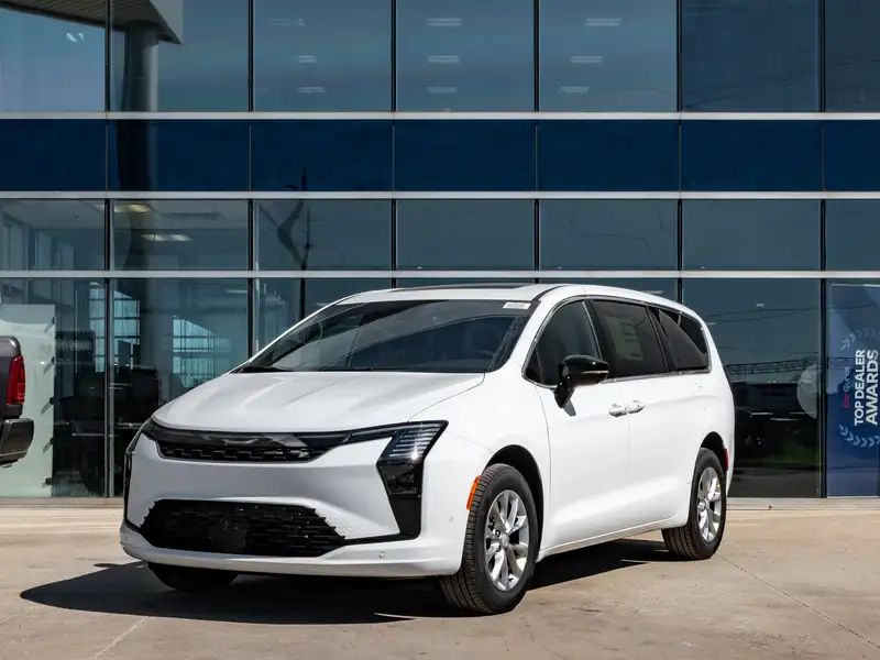 2027 Chrysler Pacifica Select, bílá, dovoz Kanada — foto 2 z 12