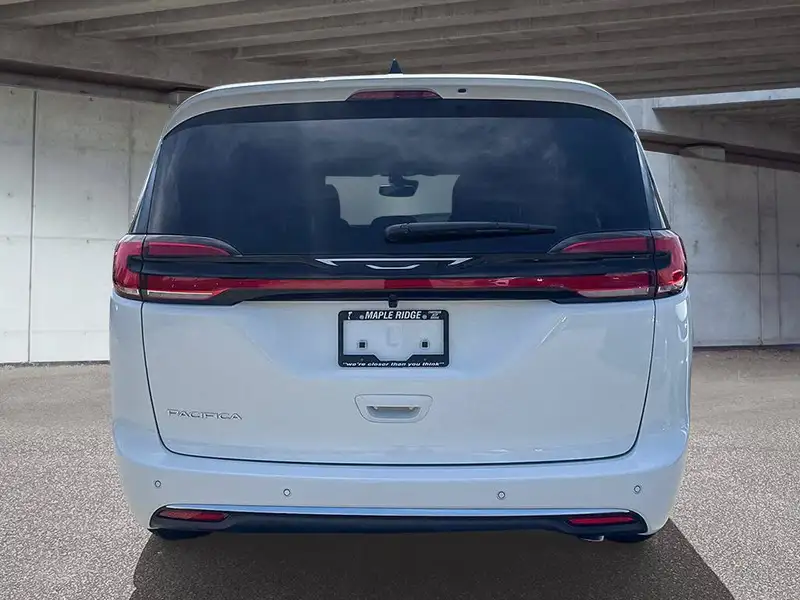2027 Chrysler Pacifica Select, bílá, 16 km, dovoz Kanada — foto 6 z 12