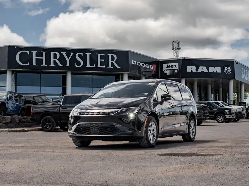 2027 Chrysler Pacifica Select, černá, dovoz Kanada — foto 2 z 12
