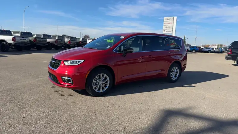 2026 Chrysler Pacifica Select, červená, 36 km, dovoz Kanada — foto 3 z 12