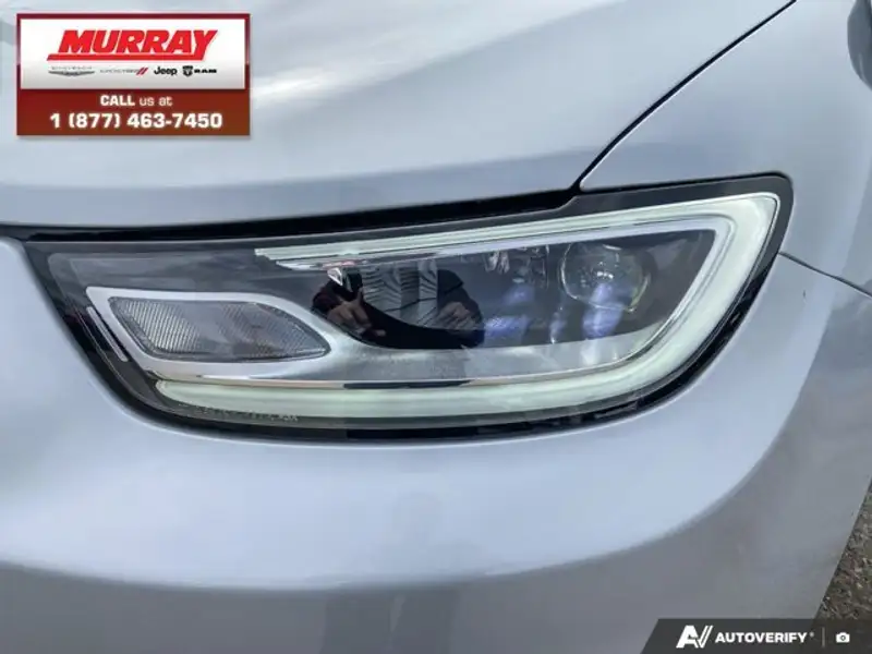 2026 Chrysler Pacifica Select, stříbrná, 10 km, dovoz Kanada — foto 8 z 12