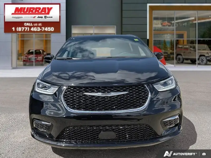 2026 Chrysler Pacifica Select, černá, 10 km, dovoz Kanada — foto 2 z 12