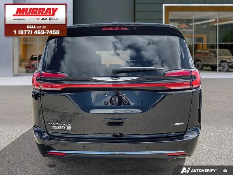 2026 Chrysler Pacifica Select, černá, 10 km, dovoz Kanada — foto 5 z 12