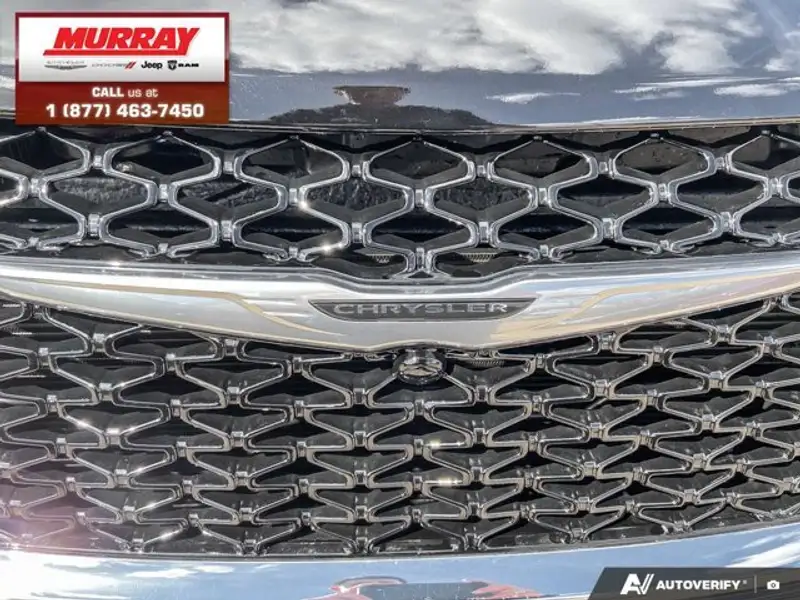2026 Chrysler Pacifica Select, černá, 10 km, dovoz Kanada — foto 9 z 12