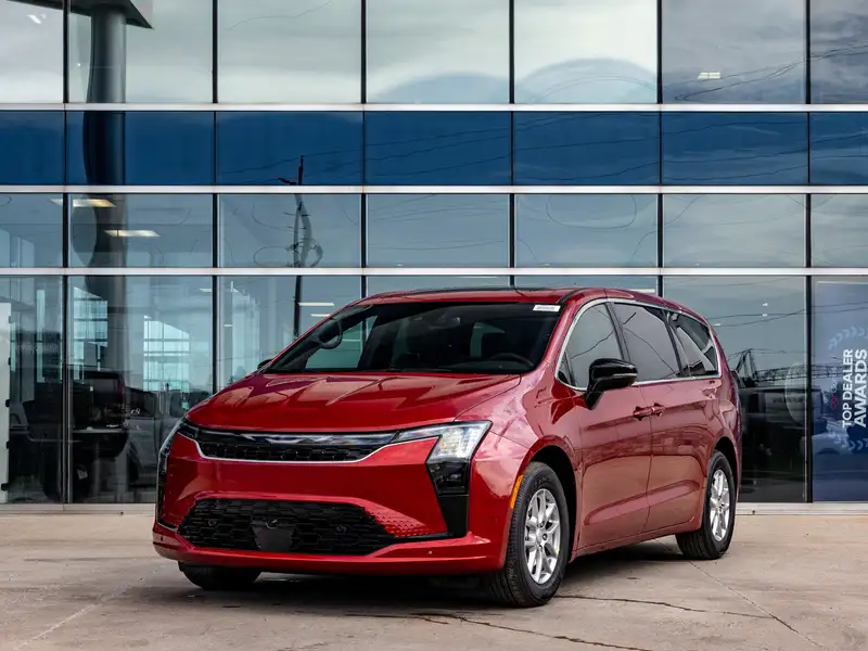2027 Chrysler Pacifica Select, červená, dovoz Kanada — foto 2 z 12