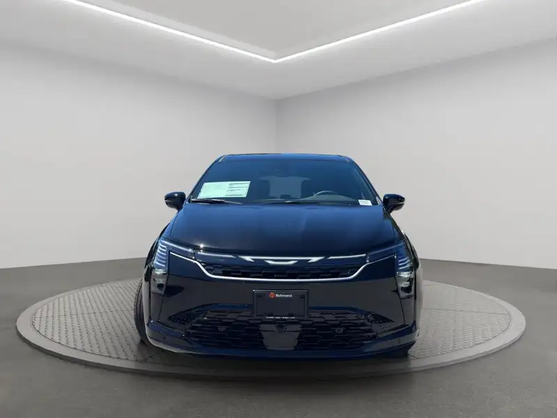 2027 Chrysler Pacifica, černá, dovoz Kanada — foto 2 z 12