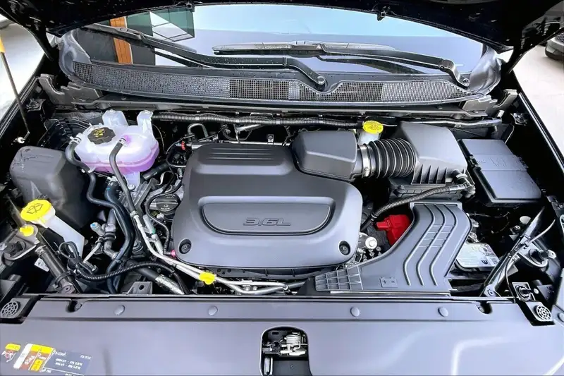 2026 Chrysler Pacifica Select, černá, 1 539 km, dovoz Kanada — foto 11 z 12