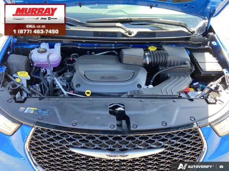 2026 Chrysler Pacifica Select, modrá, 10 km, dovoz Kanada — foto 10 z 12