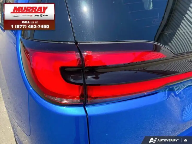 2026 Chrysler Pacifica Select, modrá, 10 km, dovoz Kanada — foto 11 z 12