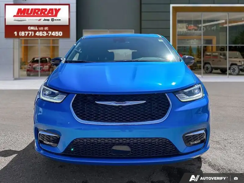 2026 Chrysler Pacifica Select, modrá, 10 km, dovoz Kanada — foto 2 z 12