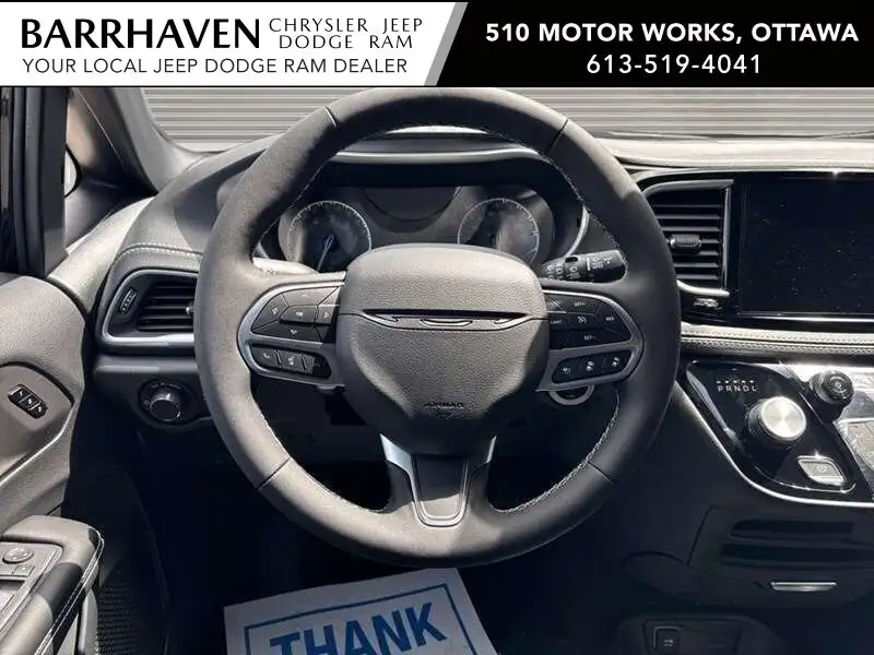 2027 Chrysler Pacifica Select, černá, 0 km, dovoz Kanada — foto 12 z 12
