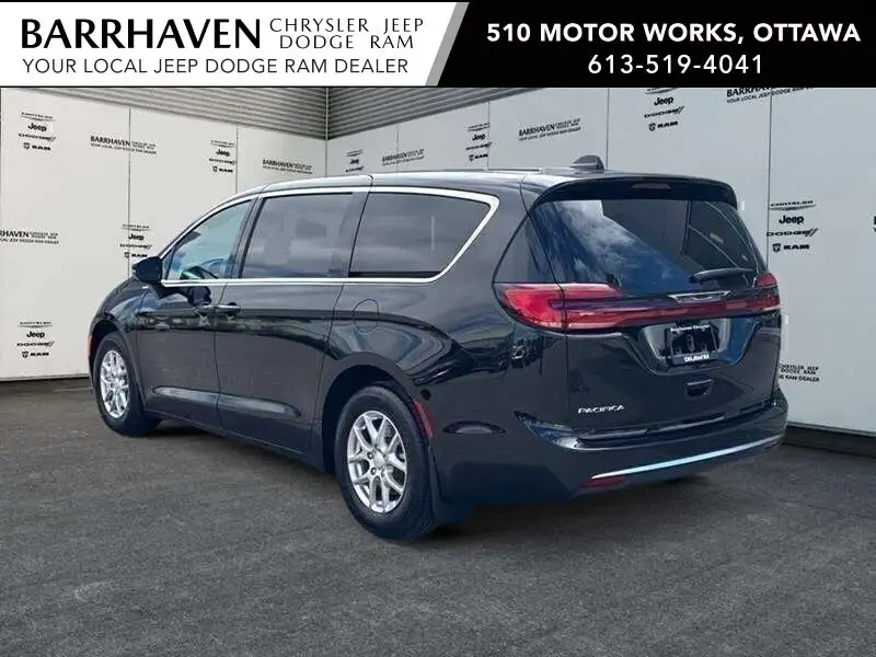2027 Chrysler Pacifica Select, černá, 0 km, dovoz Kanada — foto 2 z 12