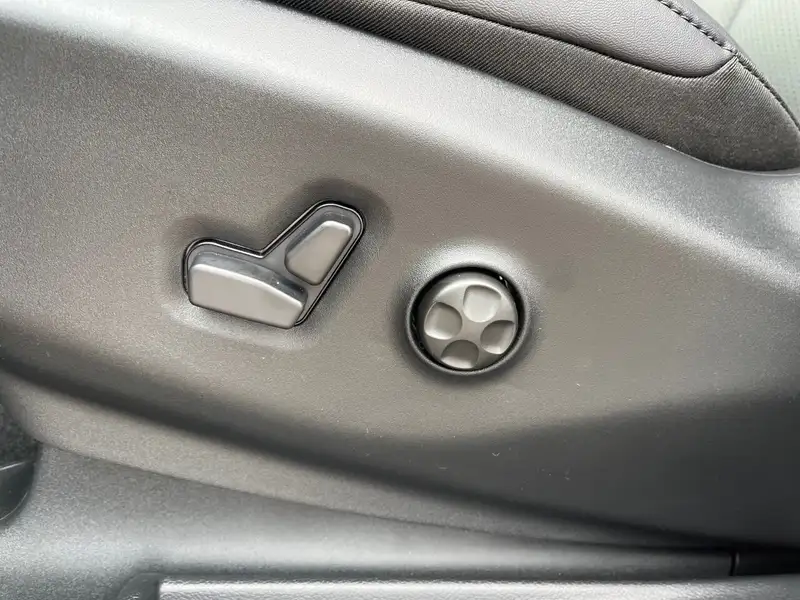 2026 Chrysler Pacifica Select, červená, 31 km, dovoz Kanada — foto 10 z 12