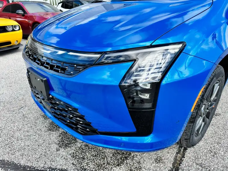2027 Chrysler Pacifica Select, modrá, dovoz Kanada — foto 8 z 12