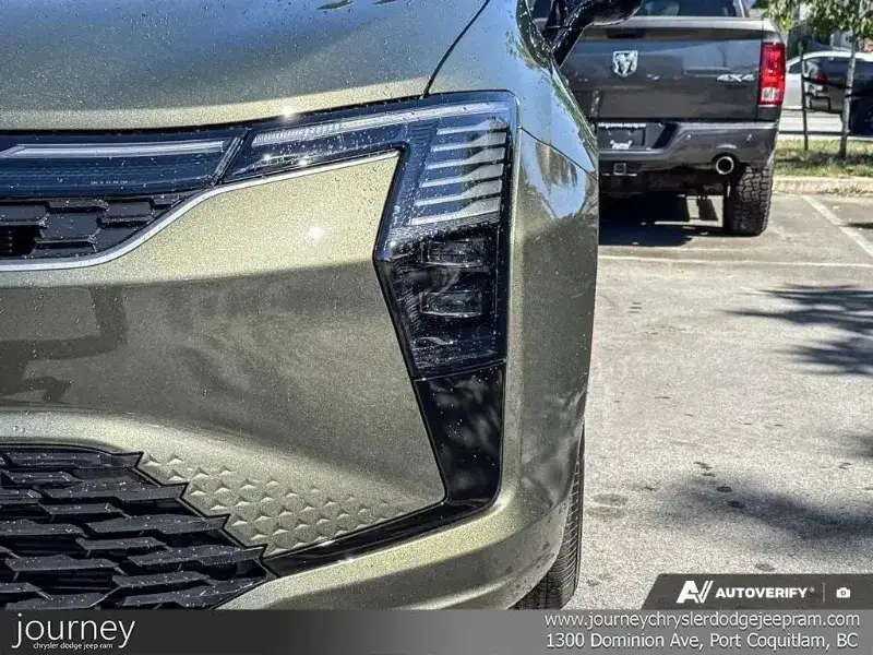 2027 Chrysler Pacifica Select, šedá, 15 km, dovoz Kanada — foto 7 z 12