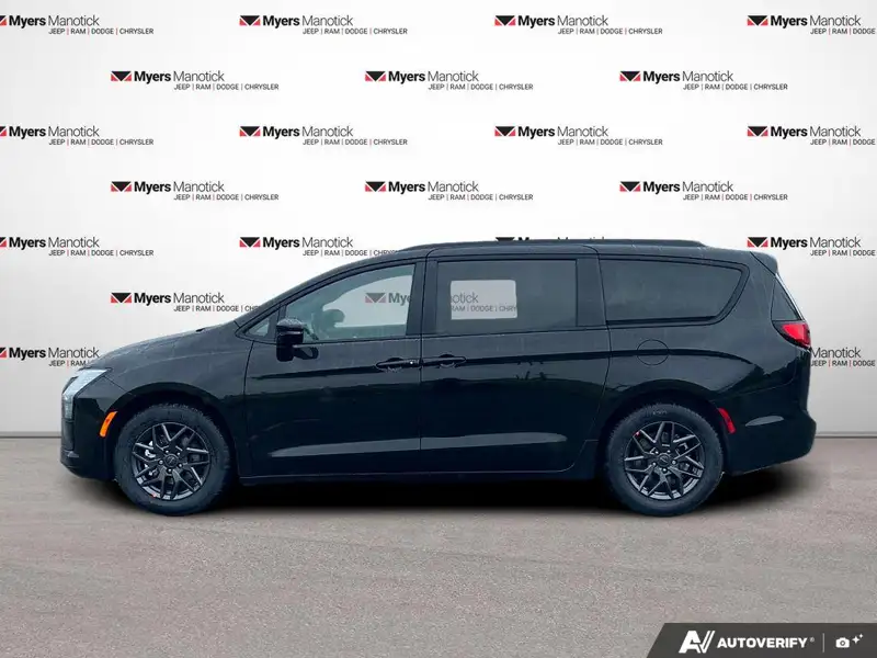 2027 Chrysler Pacifica Select, černá, dovoz Kanada — foto 2 z 12
