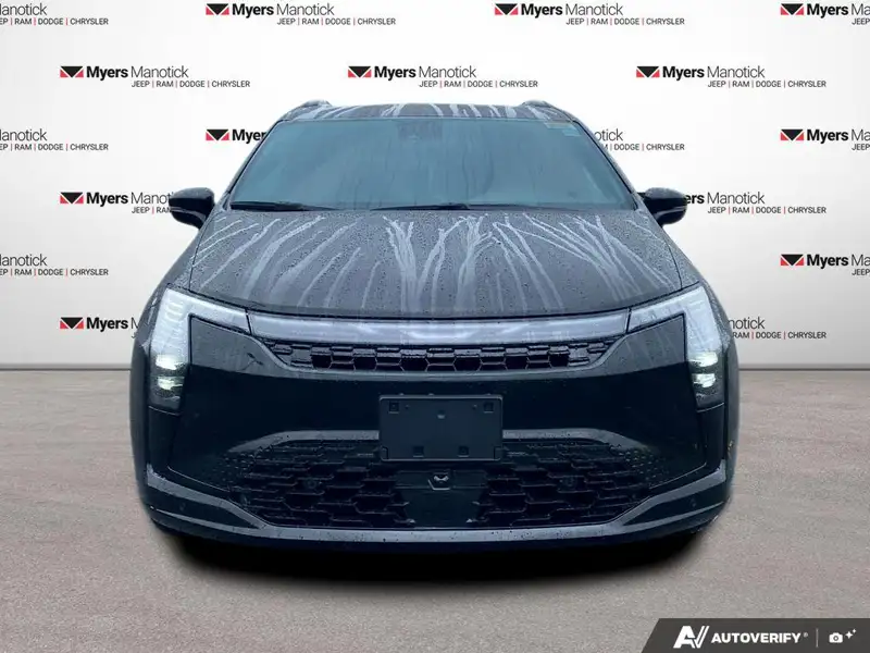 2027 Chrysler Pacifica Select, černá, dovoz Kanada — foto 8 z 12