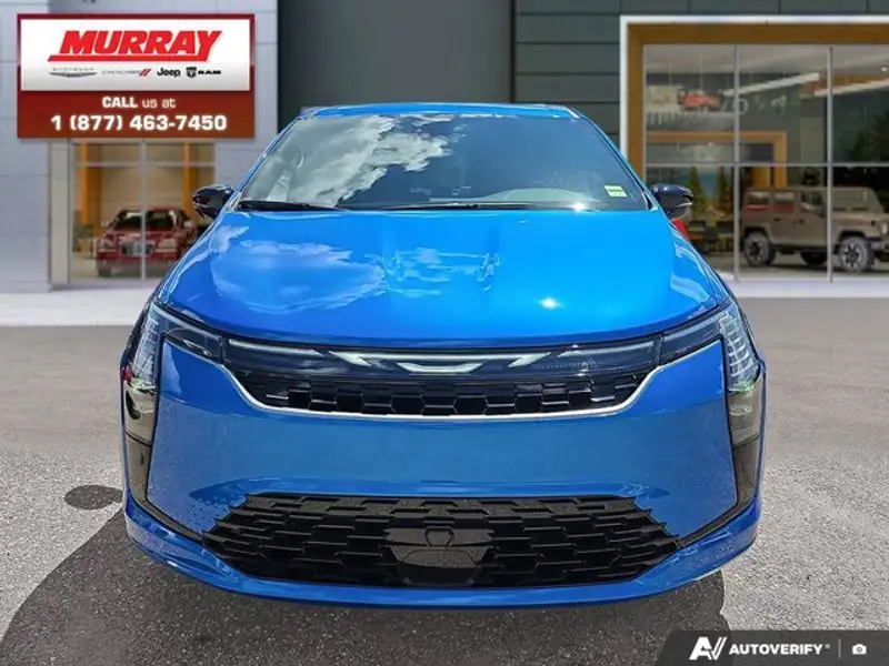 2027 Chrysler Pacifica Select, modrá, 10 km, dovoz Kanada — foto 2 z 12