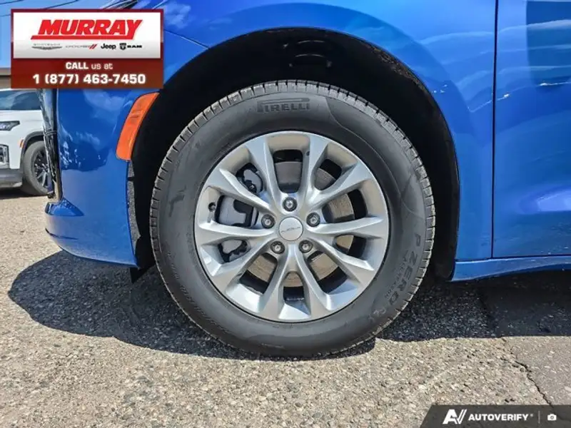 2027 Chrysler Pacifica Select, modrá, 10 km, dovoz Kanada — foto 6 z 12