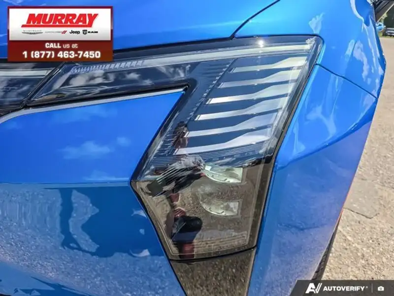 2027 Chrysler Pacifica Select, modrá, 10 km, dovoz Kanada — foto 8 z 12