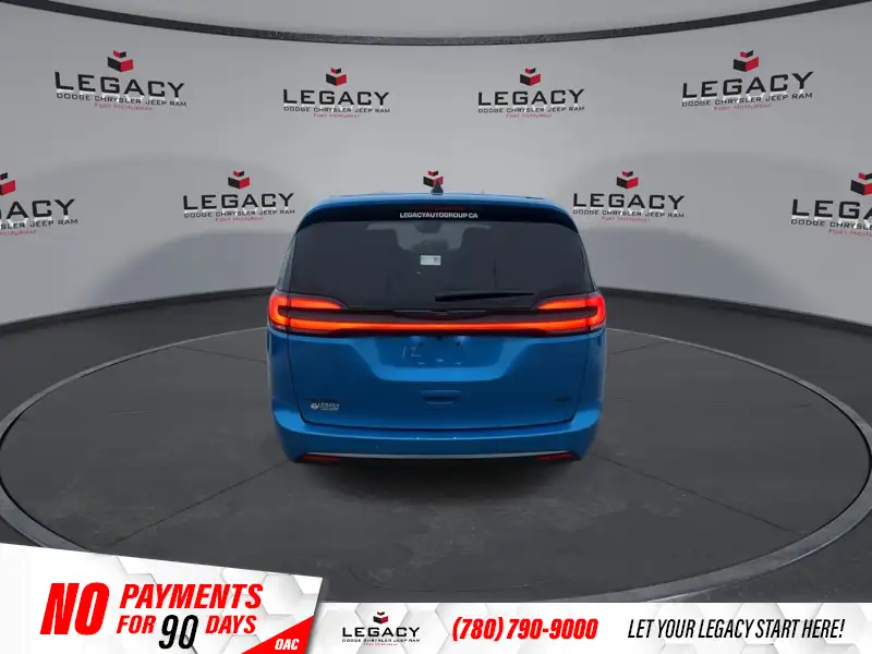 2026 Chrysler Pacifica Select AWD, modrá, dovoz Kanada — foto 7 z 12