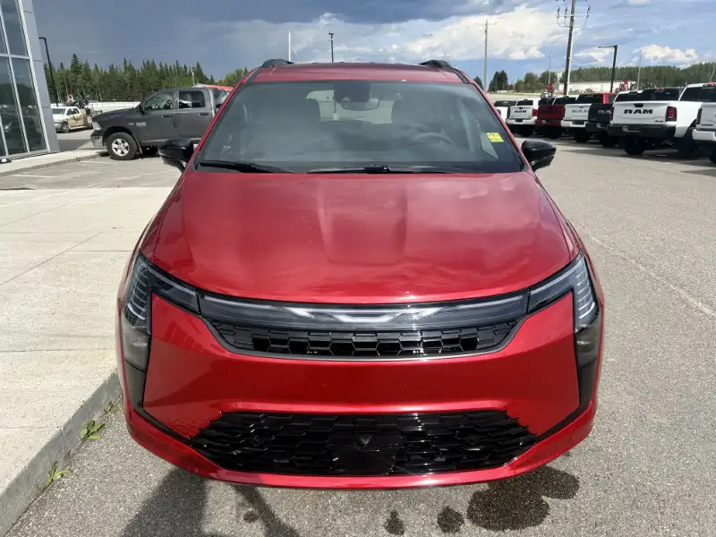 2027 Chrysler Pacifica Select AWD, červená, 43 km, dovoz Kanada — foto 3 z 12