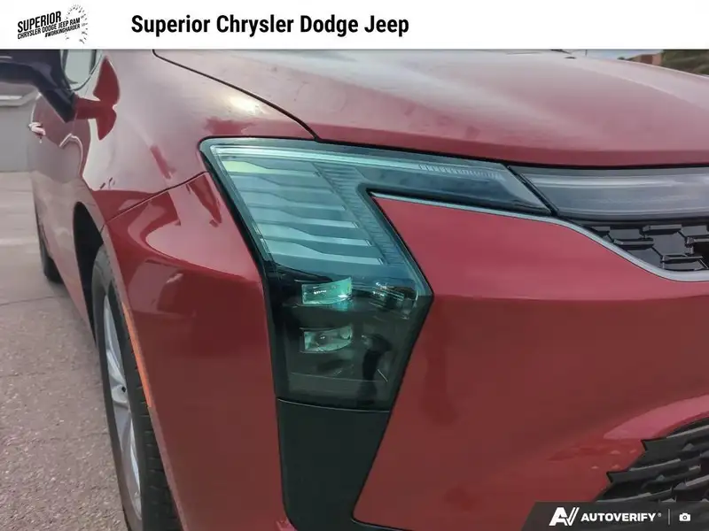 2027 Chrysler Pacifica Select, červená, dovoz Kanada — foto 8 z 12