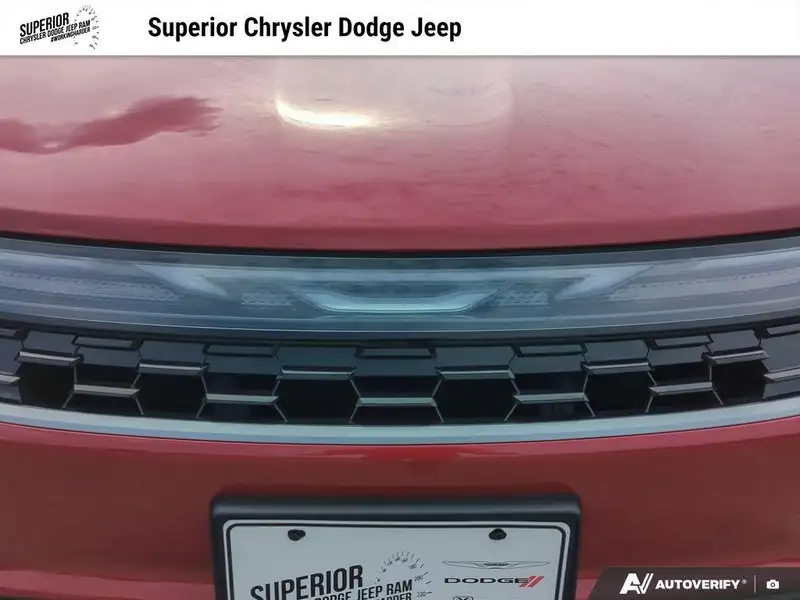 2027 Chrysler Pacifica Select, červená, dovoz Kanada — foto 9 z 12