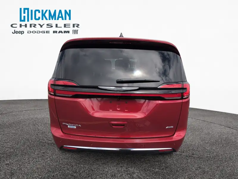 2026 Chrysler Pacifica Select, červená, 2 582 km, dovoz Kanada — foto 4 z 12