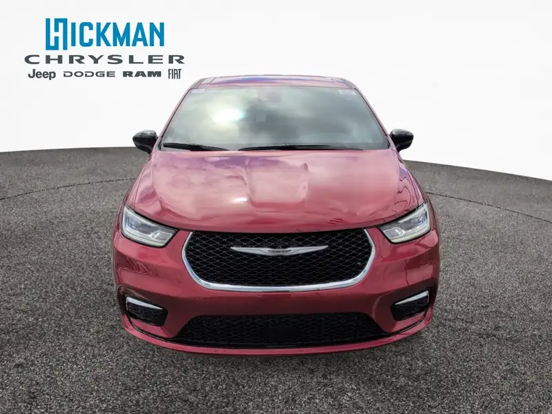 2026 Chrysler Pacifica Select, červená, 2 582 km, dovoz Kanada — foto 8 z 12