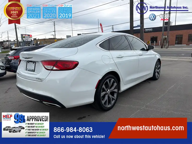 2016 Chrysler 200, bílá, 151 000 km, dovoz Kanada — foto 2 z 12