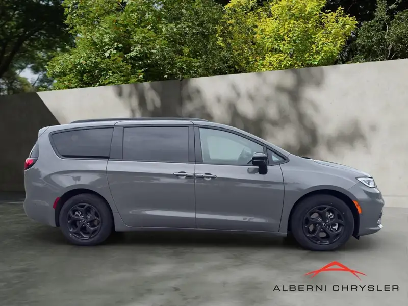 2025 Chrysler Pacifica Select, šedá, 30 157 km, dovoz Kanada — foto 4 z 12