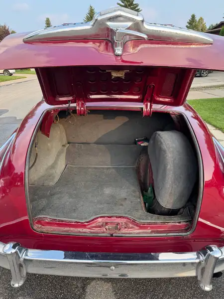 1949 Chrysler Unspecified, červená, 78 749 km, dovoz Kanada — foto 8 z 12