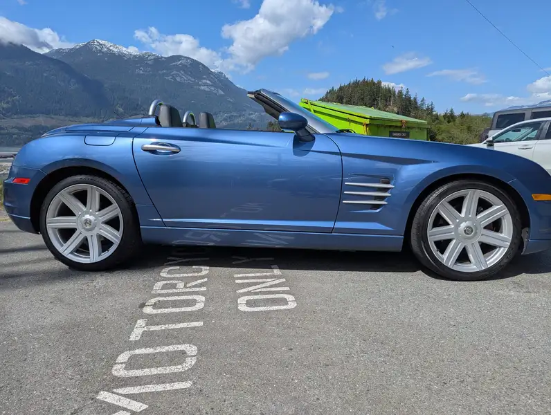 2005 Chrysler Crossfire Limited, modrá, 124 200 km, dovoz Kanada — foto 2 z 5